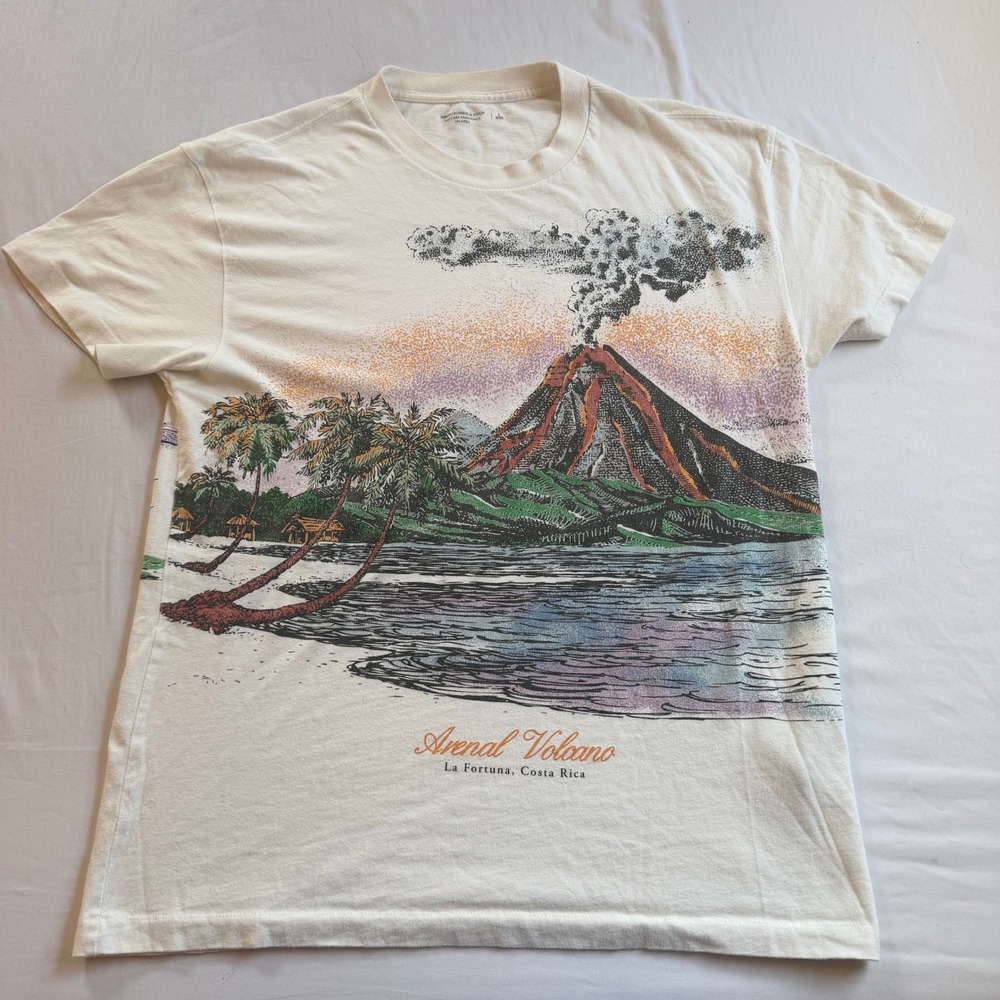 Abercrombie & Fitch Mens Large White Arenal Volcano Costa Rica Graphic T-Shirt